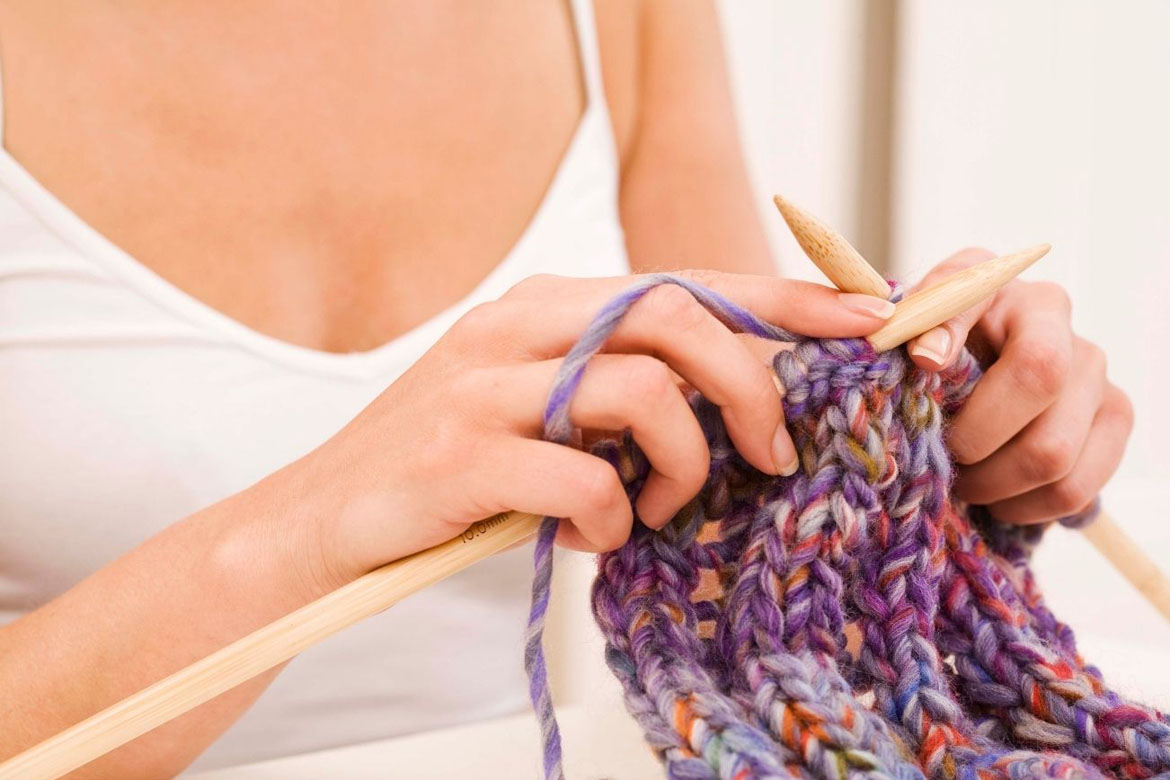 6 lợi ích của đan móc len đối với sức khỏe - Blog của Thu An